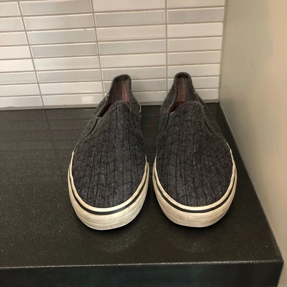 Keds women’s classic slip on sneakers - Picture 3 of 8